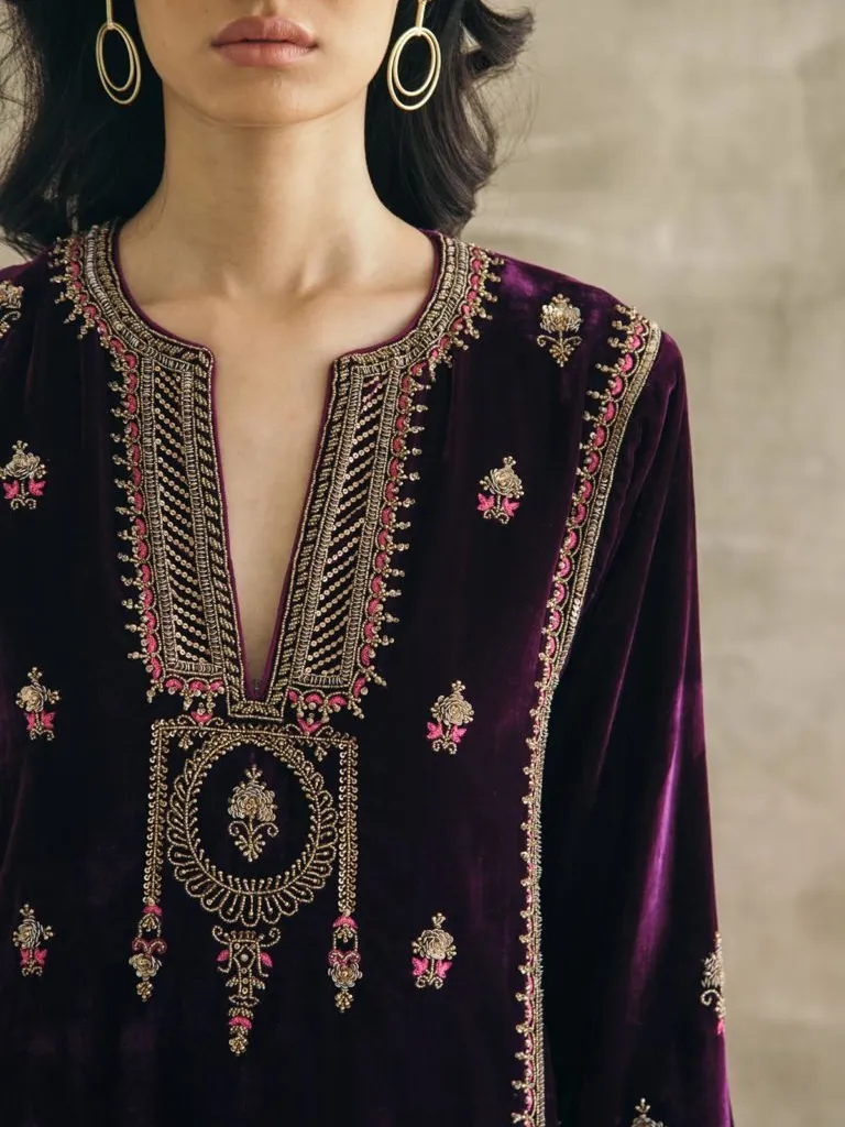 Elegant embroidered kaftan