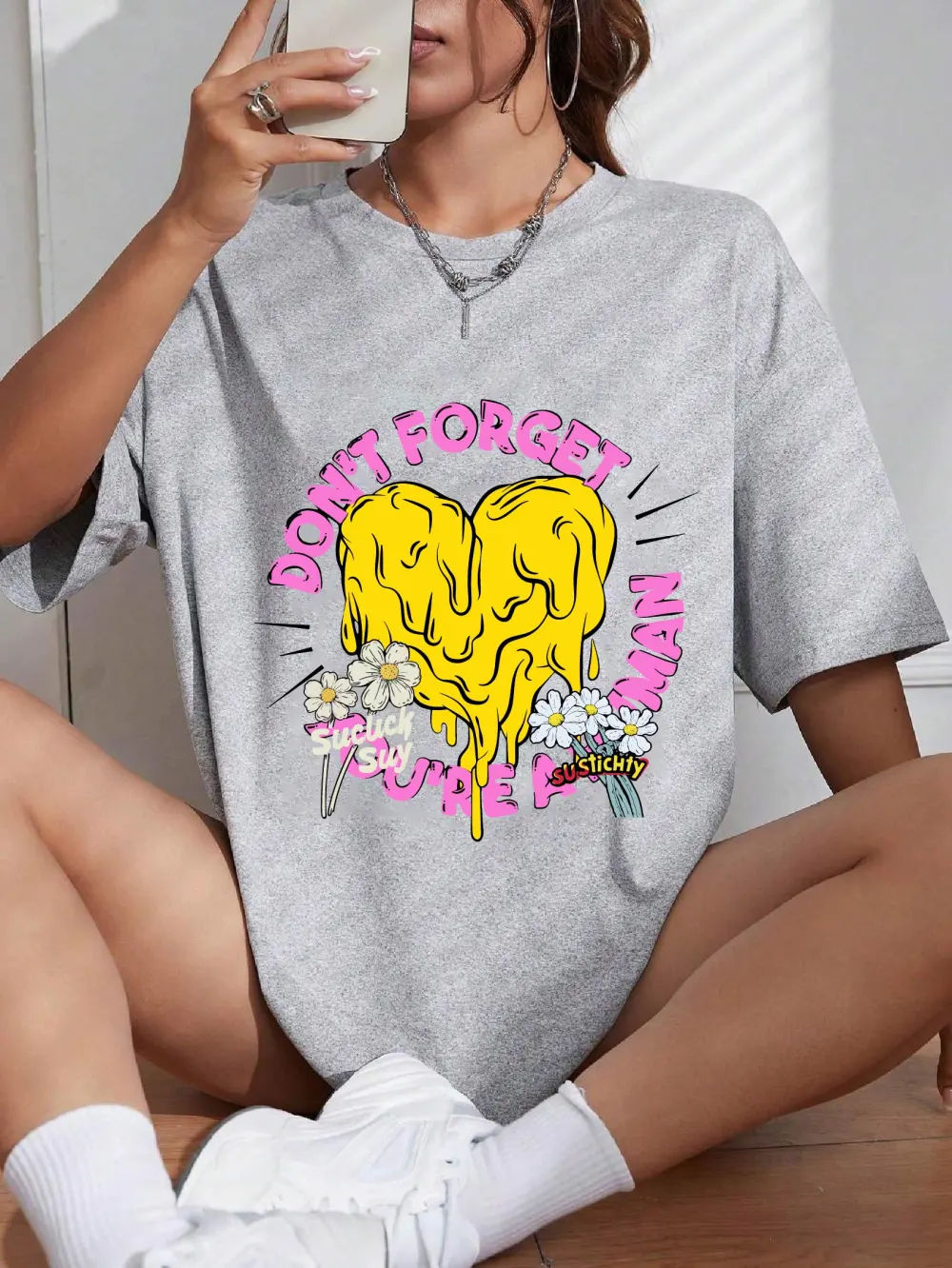 Women's cute heart-shaped font combined with printed T-shirt