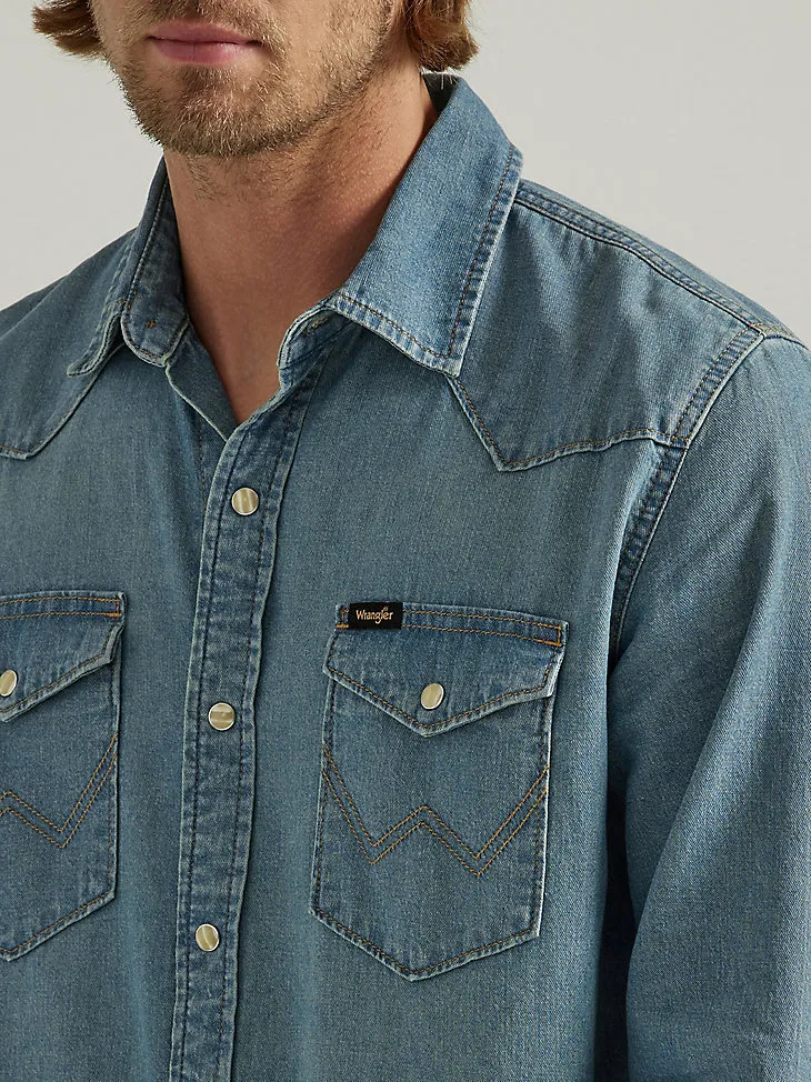 MEN'S ICONIC COWBOY WASH DENIM SHIRT IN LAKE WASH