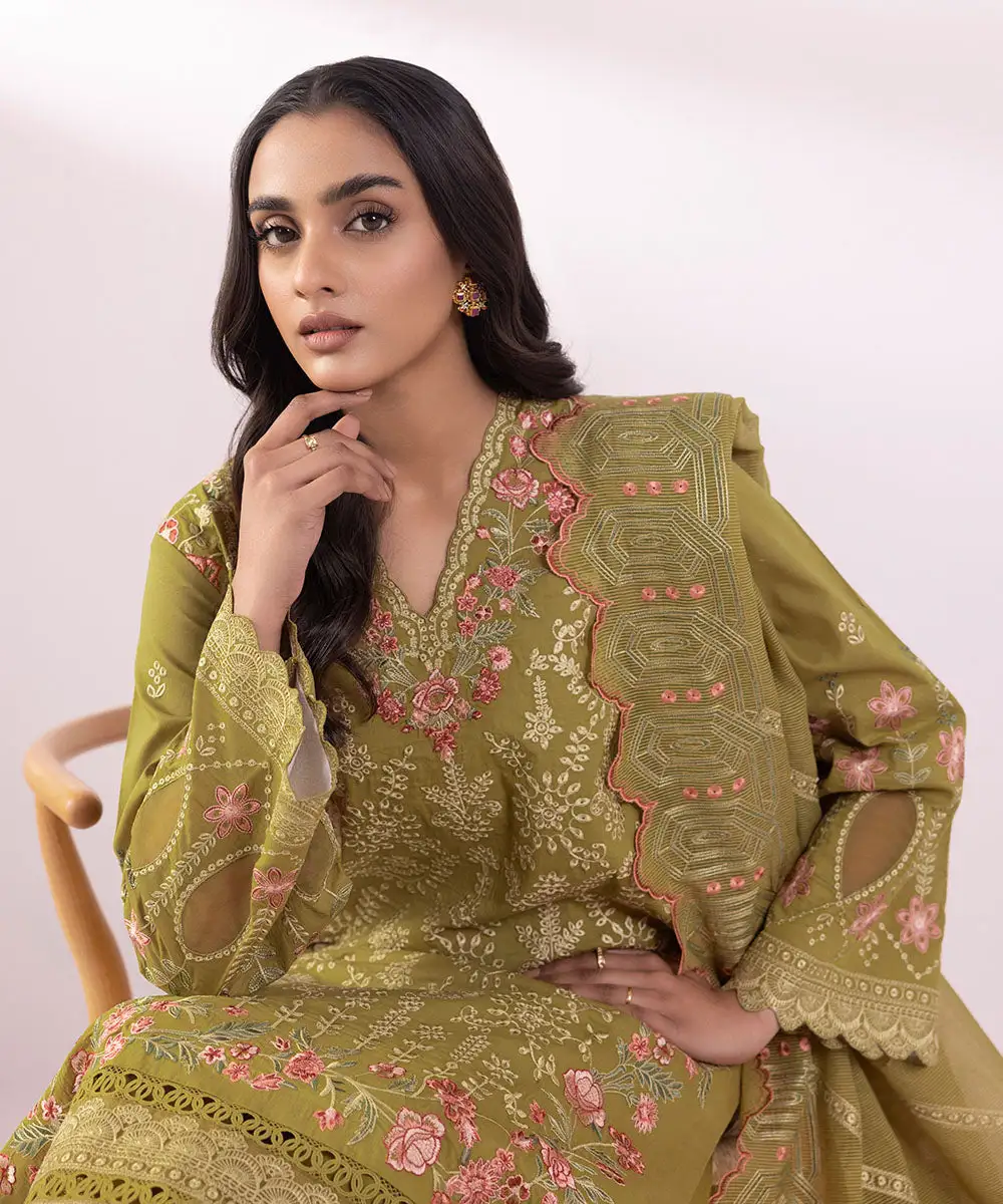 3 Piece - Embroidered Lawn Suit