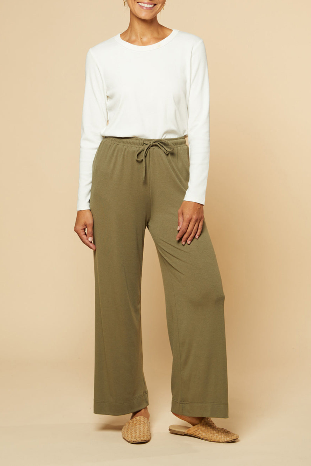 Wide Leg Stretch Pants in Khaki