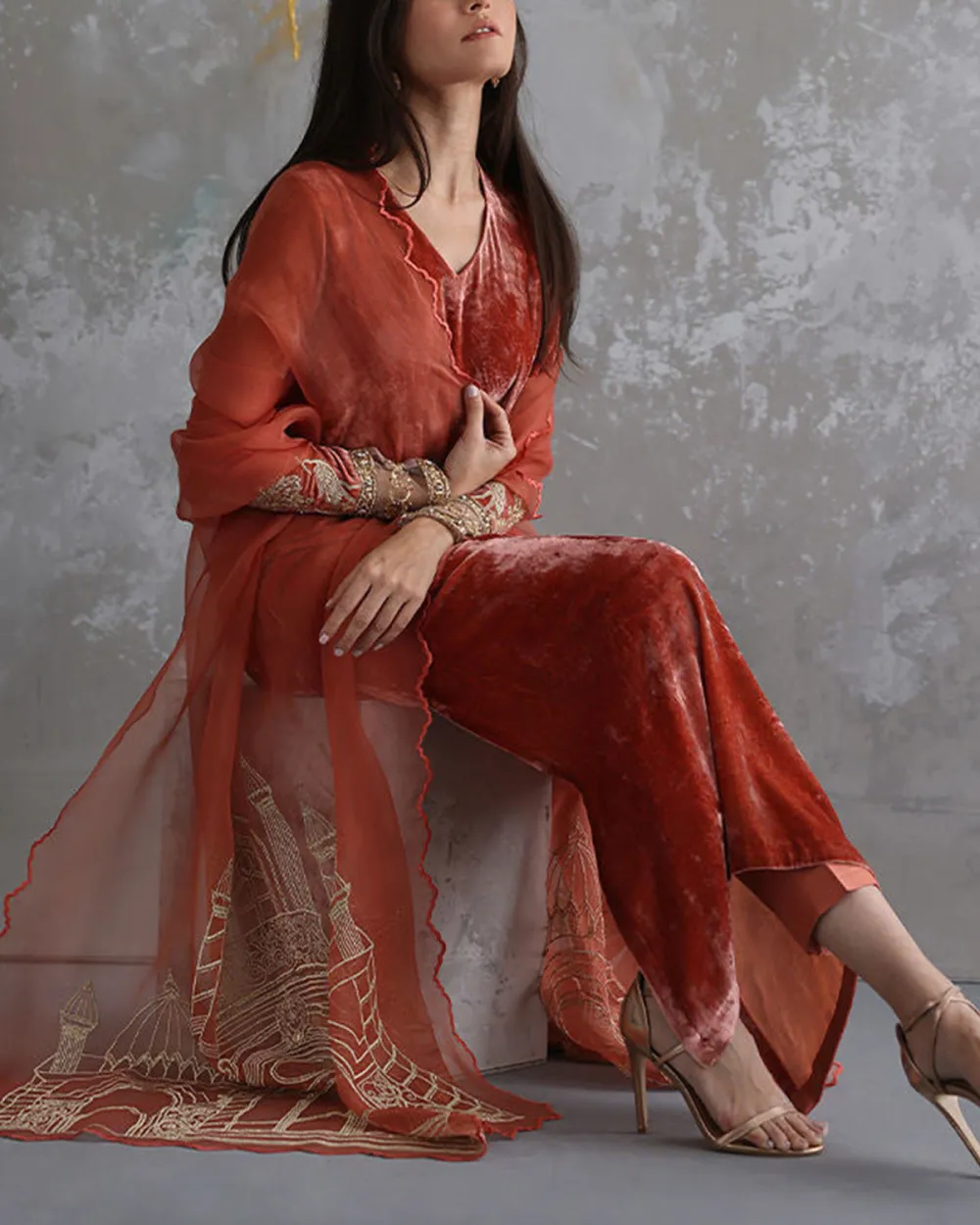 Elegant velvet kaftan