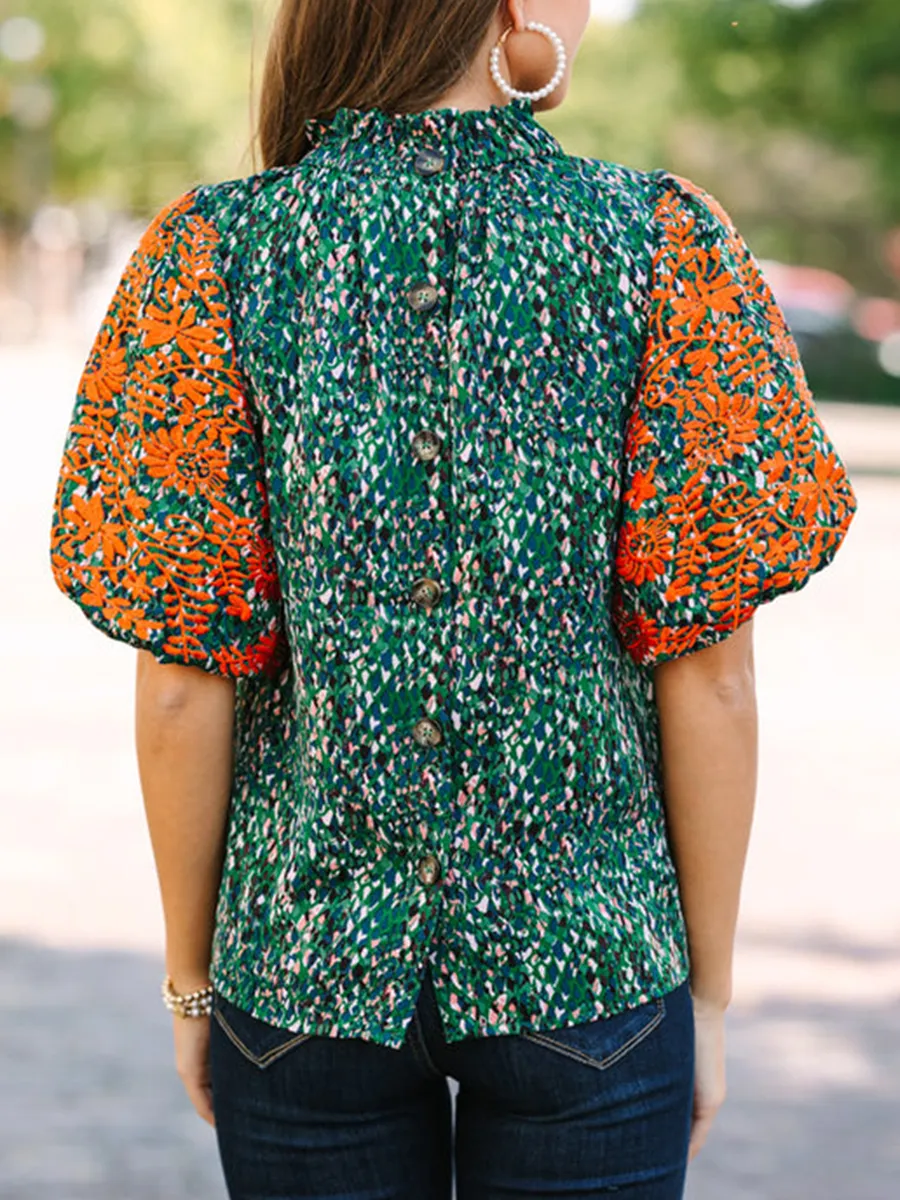 Green quarter-sleeve floral embroidered shirt