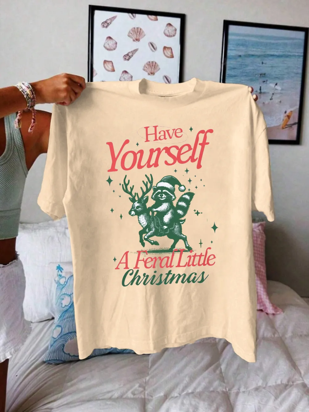 Christmas raccoon Lady T-shirt