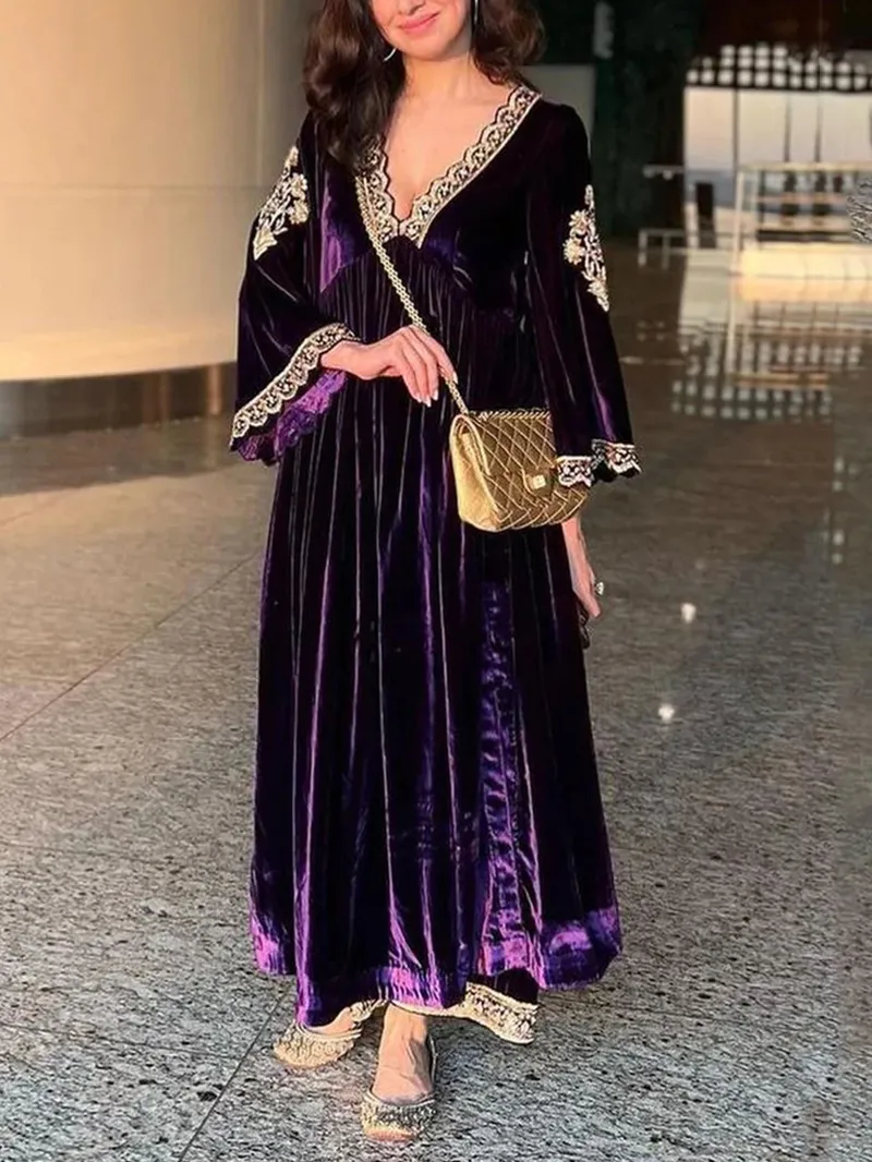 Long-sleeved round neck velvet dress