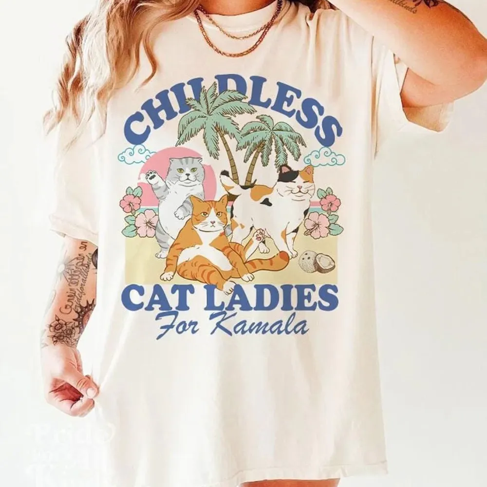 Childless cat lady for kamala T-Shirt