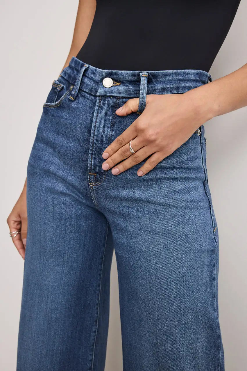 SOFT-TECH GOOD WAIST CROPPED PALAZZO JEANS