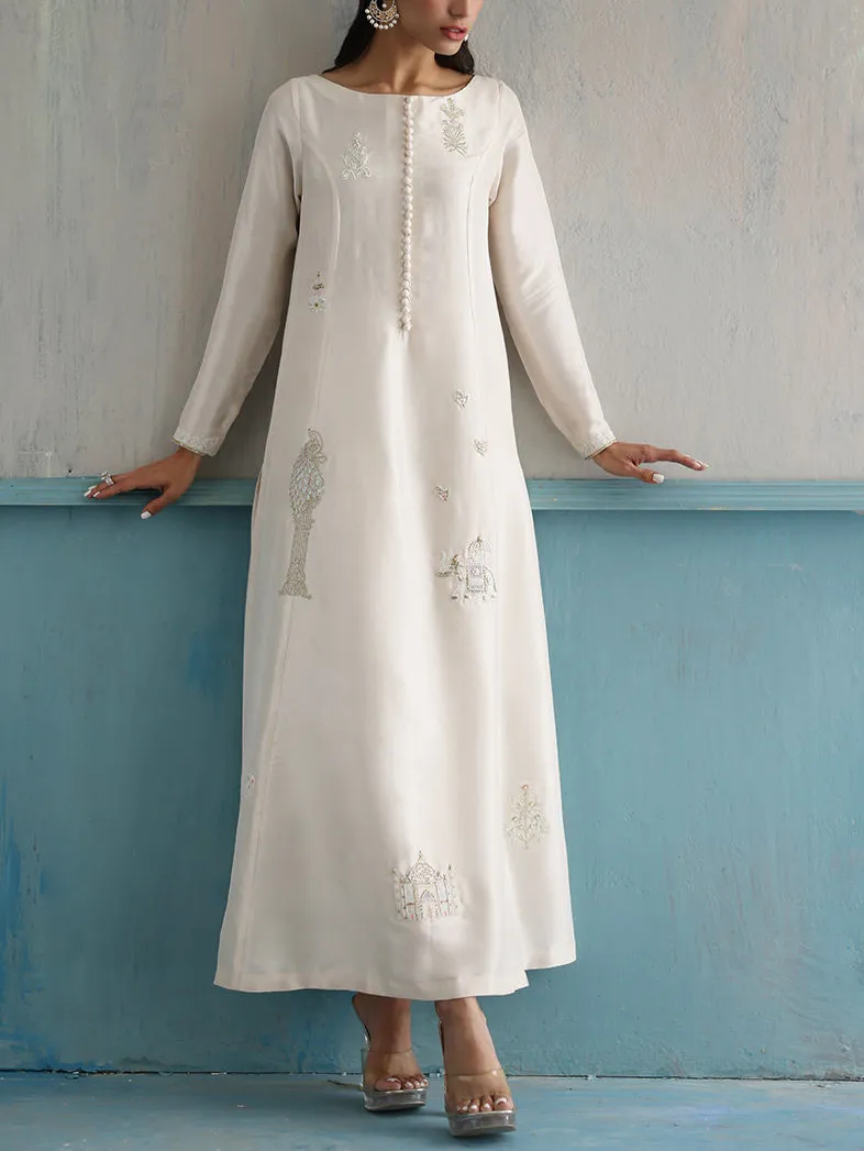 Elegant embroidered kaftan