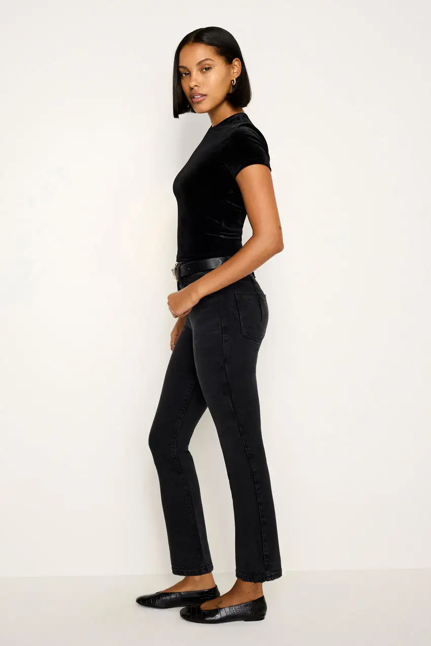 SOFT-TECH GOOD LEGS STRAIGHT JEANS