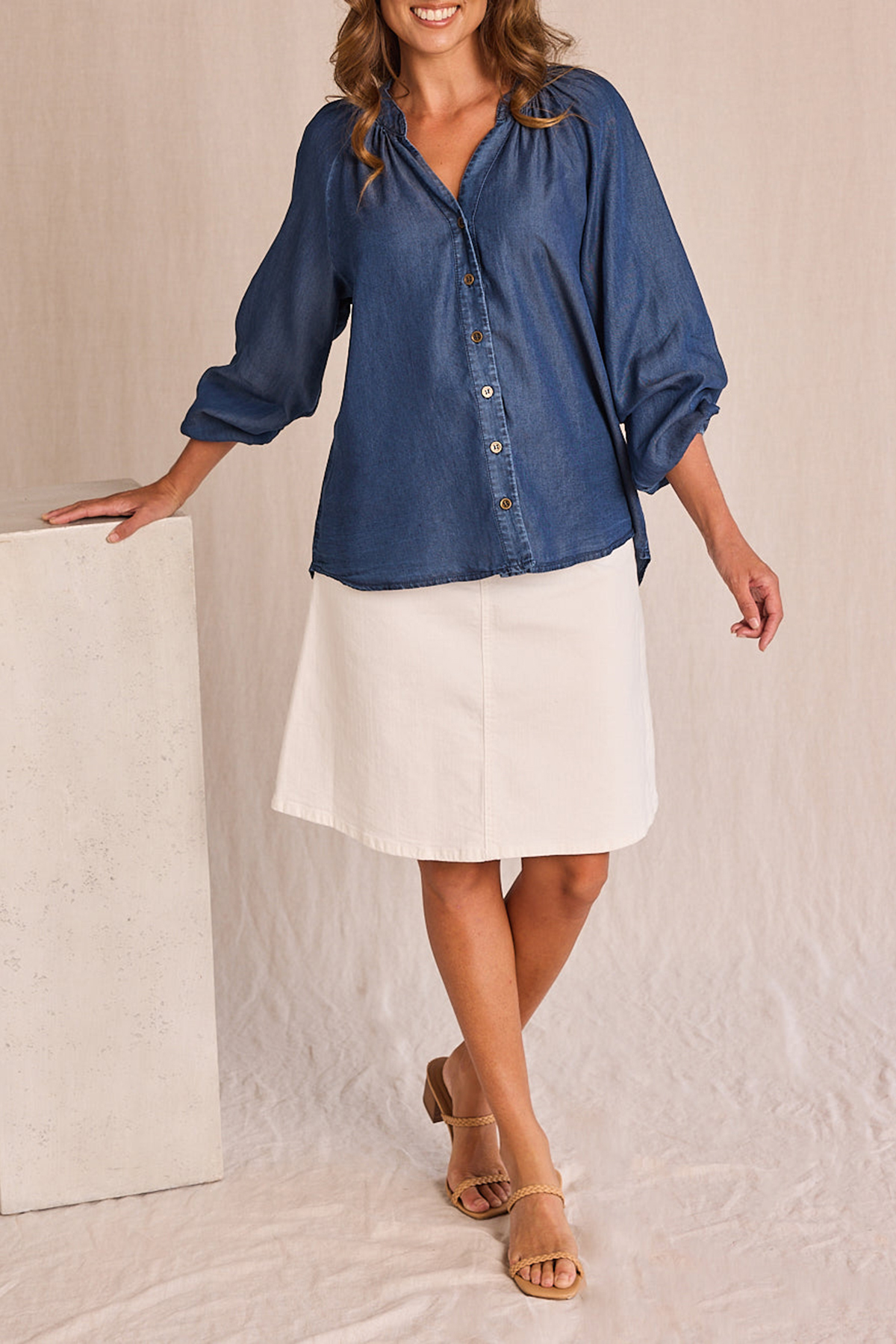 Kitty Shift Tencel Top In Mid Wash