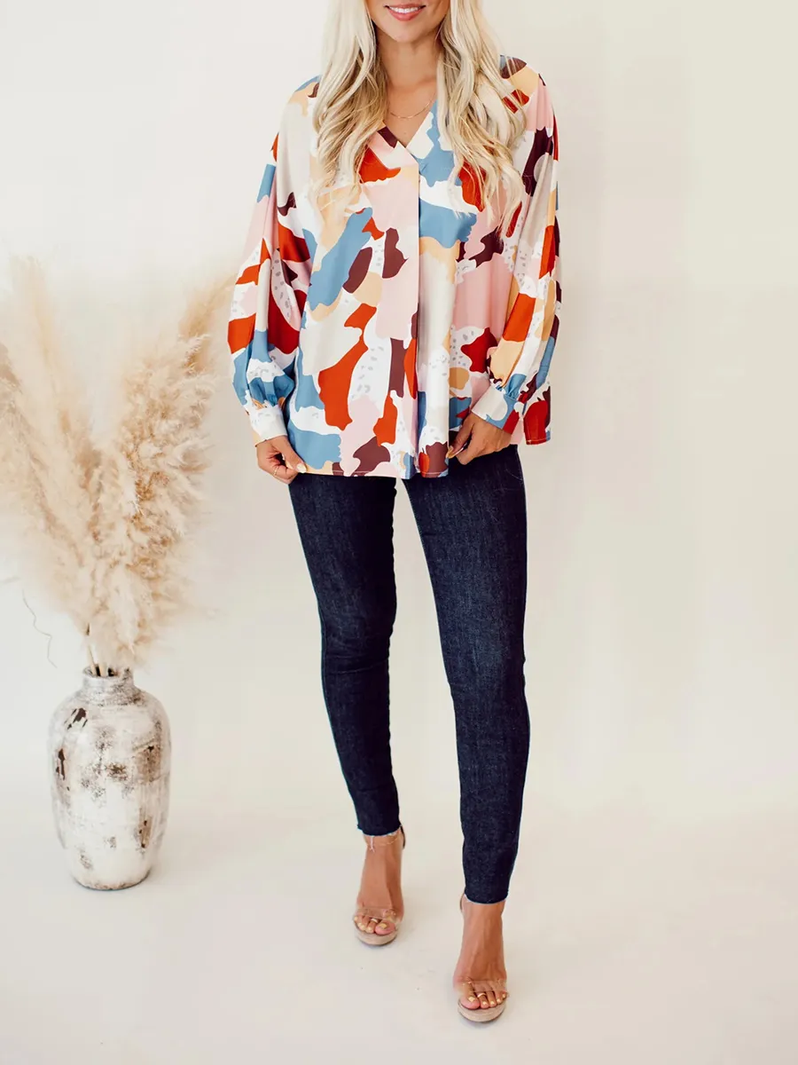 V-neck contrasting geometric pattern shirt