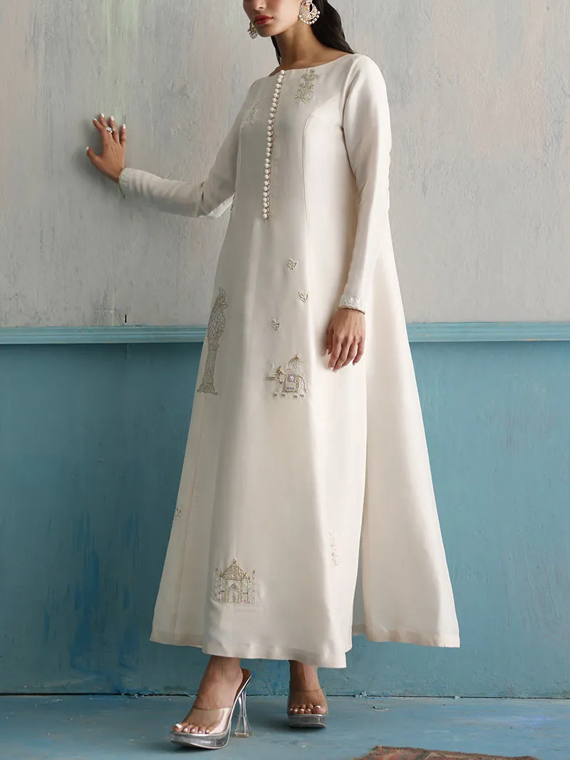 Elegant embroidered kaftan