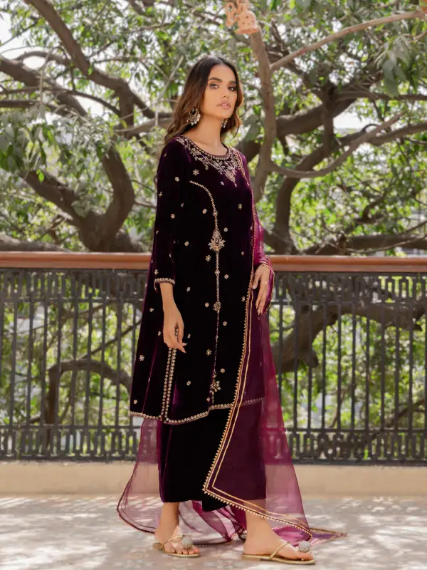 NATASHA KURTA W/ IZAAR & DUPATTA