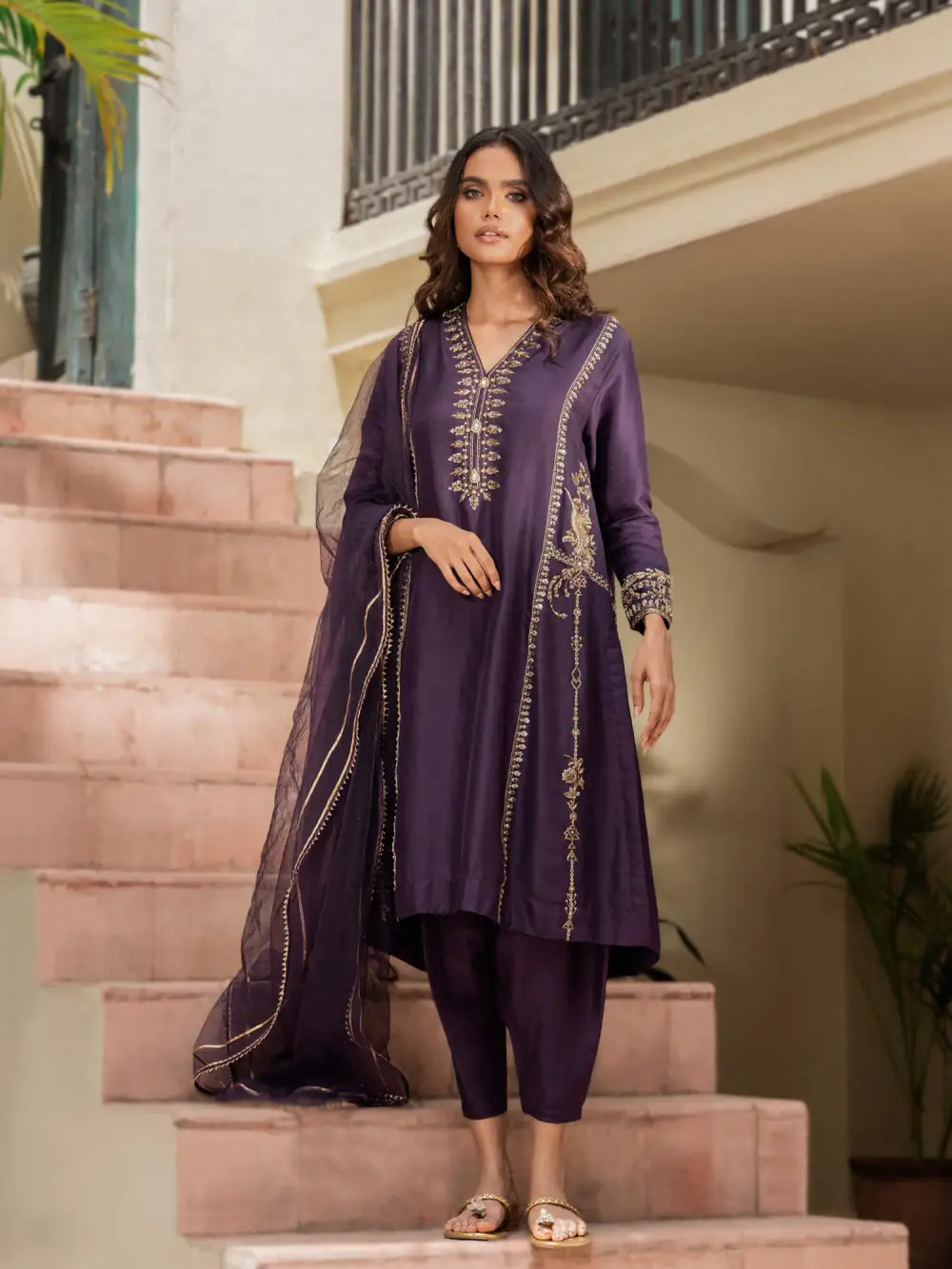 AATH KALI KURTA W/ SKINNY SHALWAR & DUPATTA