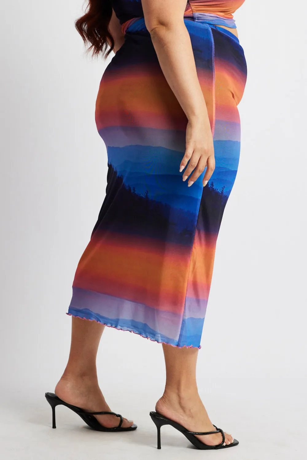 Multi abstract mesh connected landscape skirt