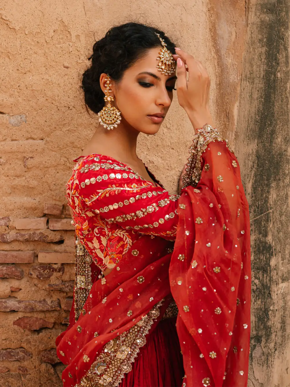 CHOLI W/ DUPATTA & LEHENGA