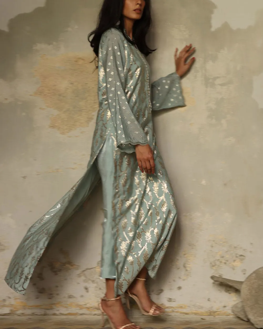 Elegant embroidered kaftan