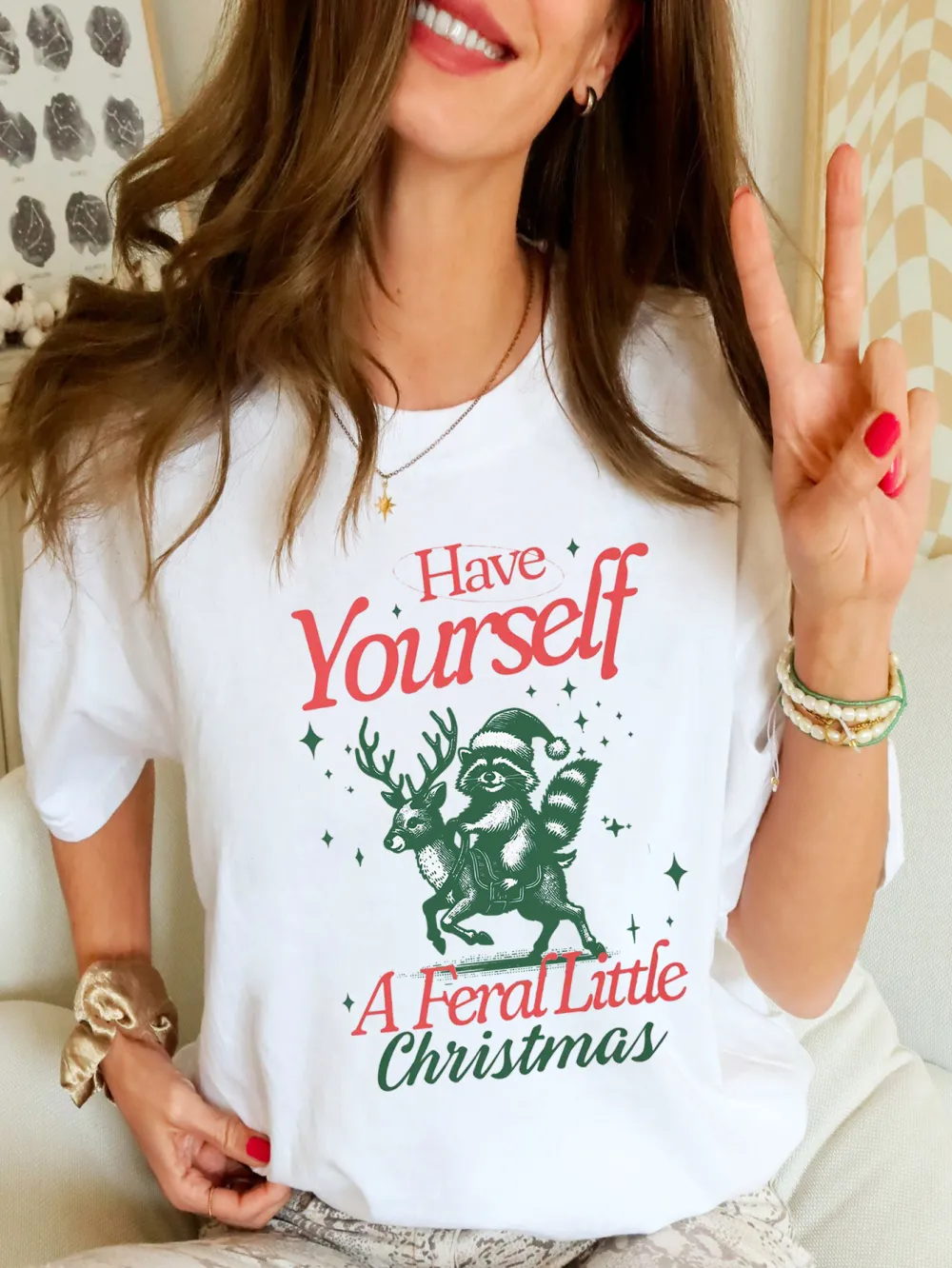 Christmas raccoon Lady T-shirt