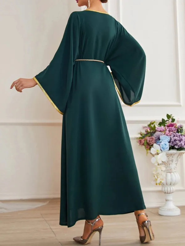 Green slit contrast trim dress