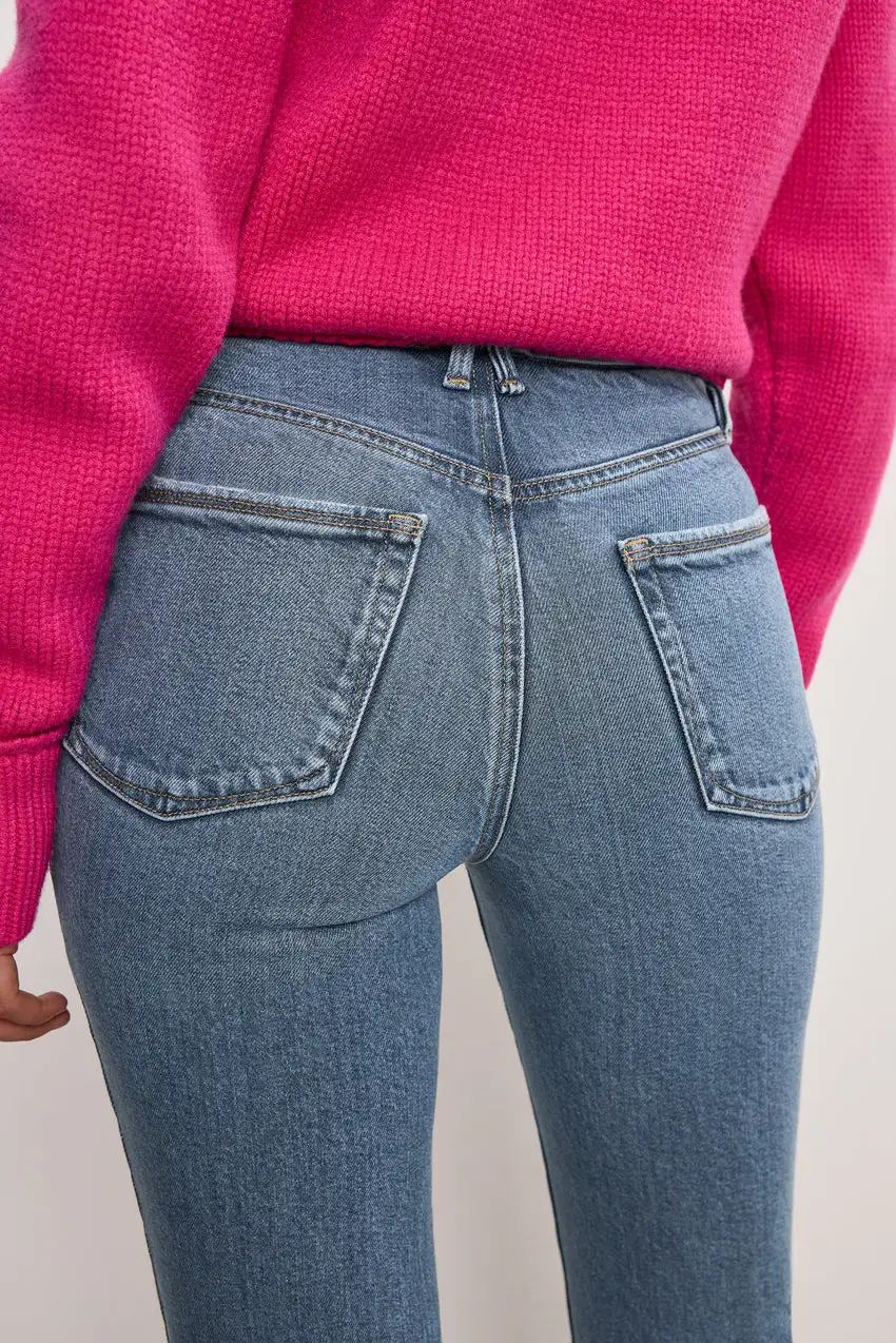 SOFT-TECH GOOD LEGS STRAIGHT JEANS