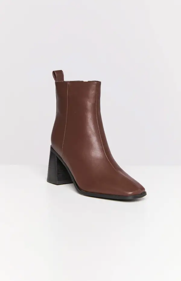 Billini Svea Brunette Ankle Boots