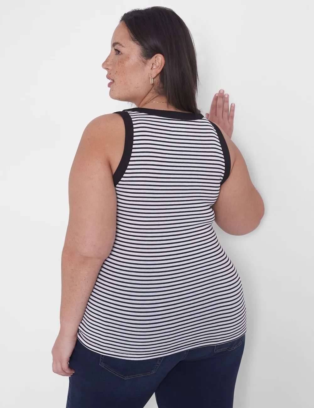 Fitted Scoop-Neck Rib Tank