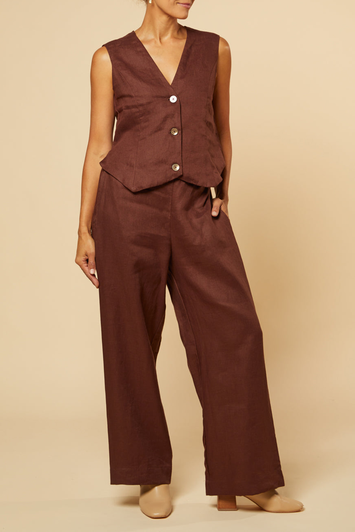 Linen Waist Coat In Raisin