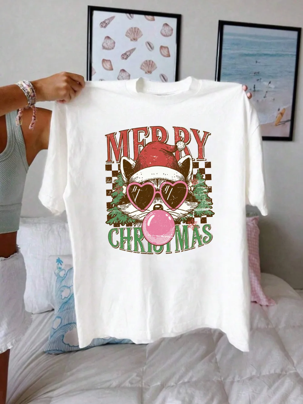 Christmas raccoon Lady T-shirt