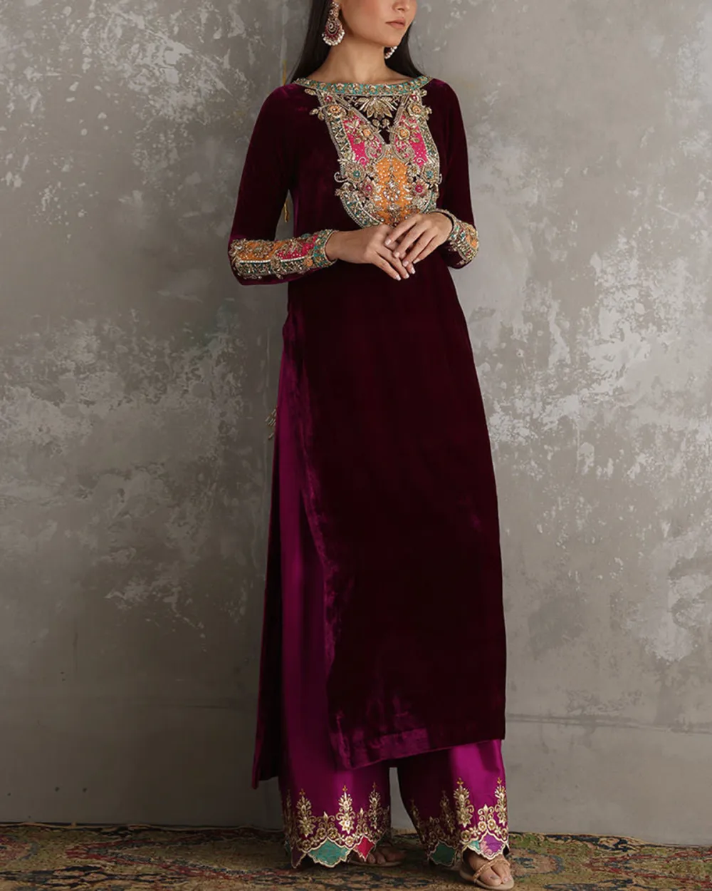 Vintage Elegant Embroidered Velvet Kaftan