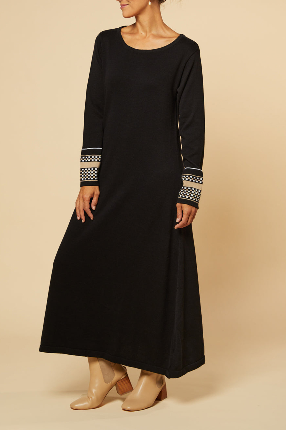 Binky Midi Dress in Black