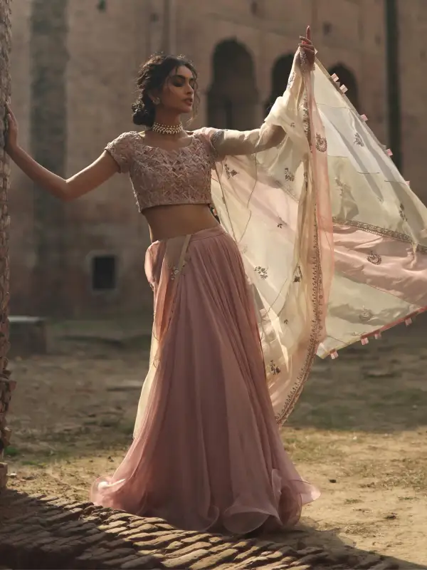 CHOLI W/ DUPATTA & LEHENGA