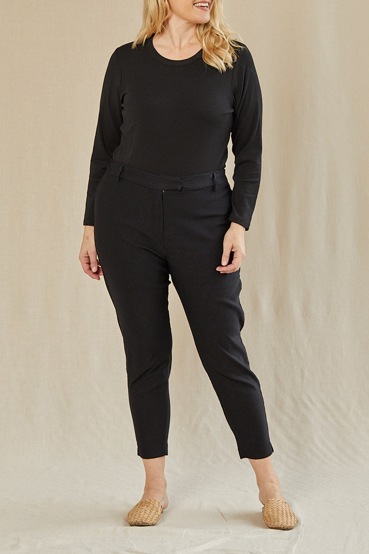 Ponte Straight Leg 7/8 Pant in Black