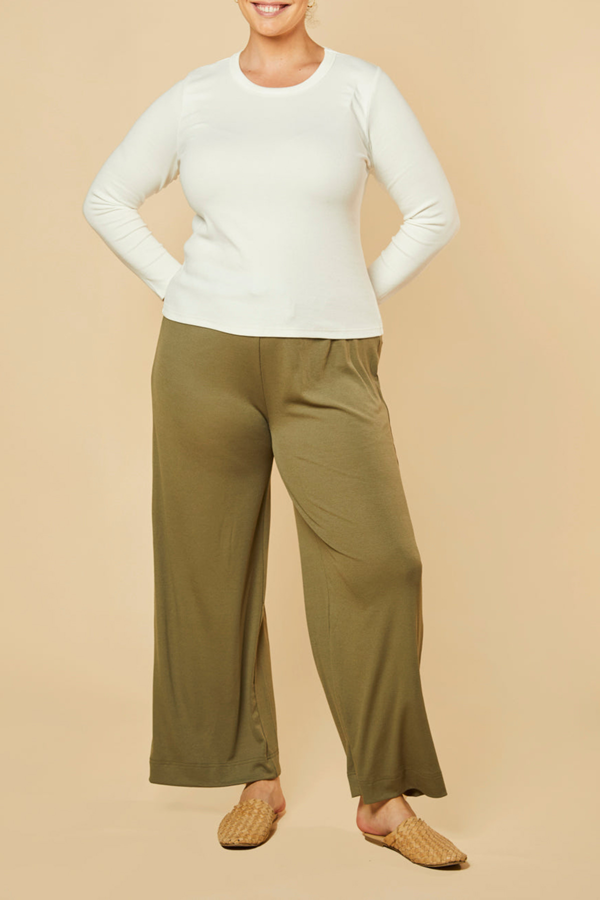 Wide Leg Stretch Pants in Khaki