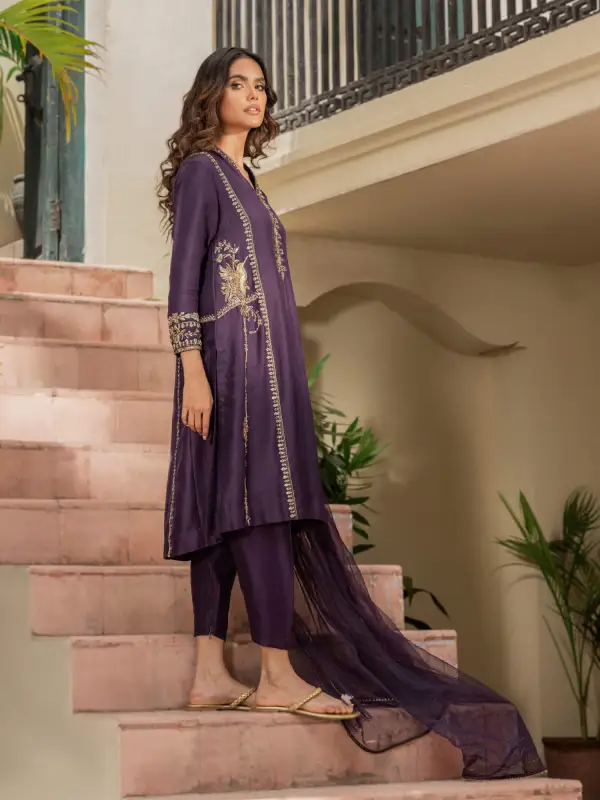 AATH KALI KURTA W/ SKINNY SHALWAR & DUPATTA