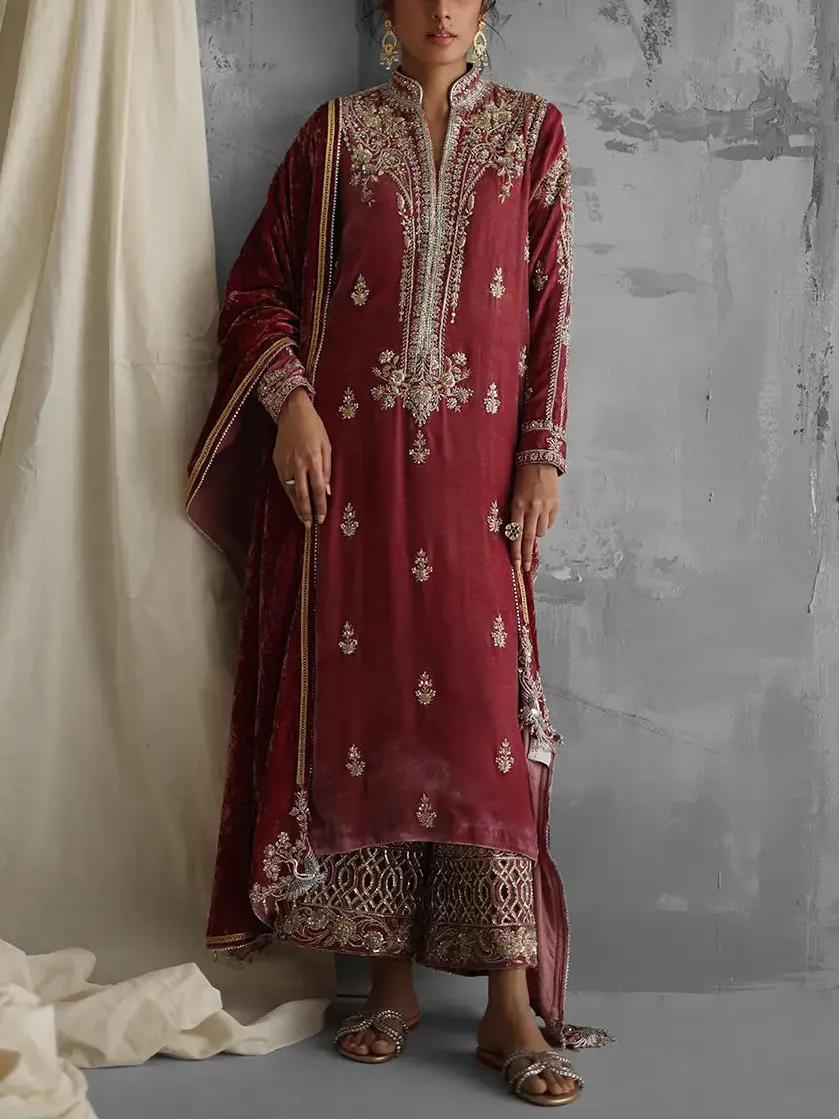 Elegant velvet kaftan