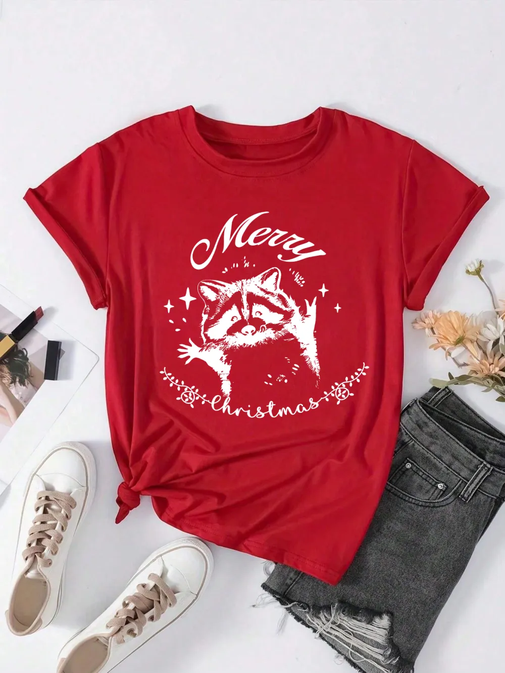 Christmas raccoon Lady T-shirt