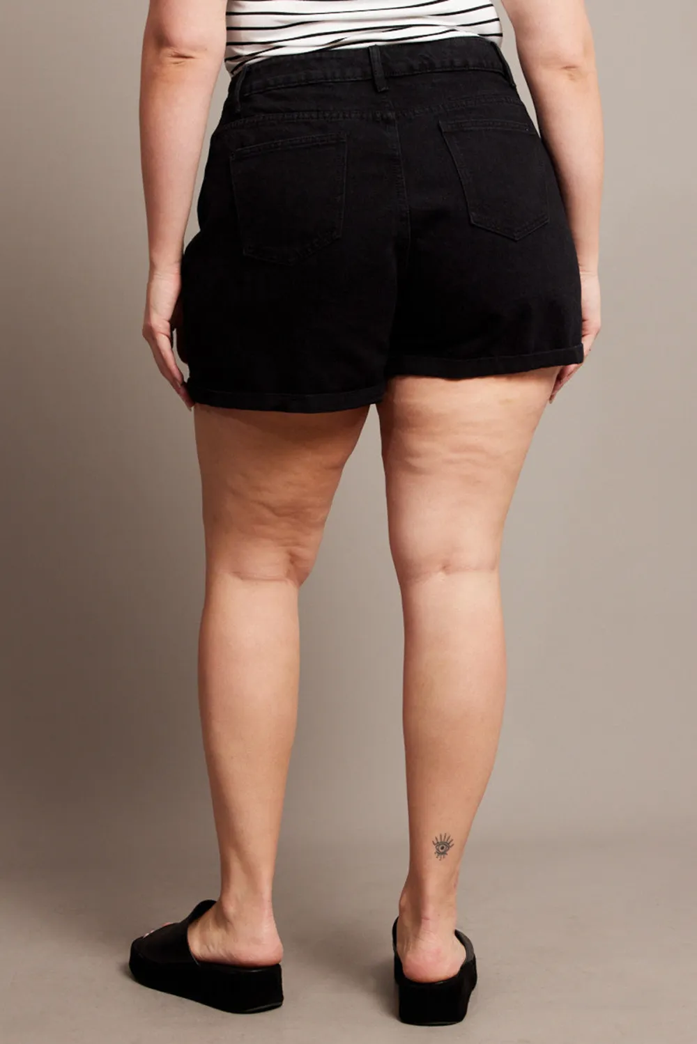 Black Mom Shorts High Rise