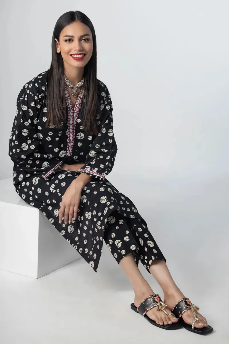 2 Piece Kurta | Embroidered & Pants Black