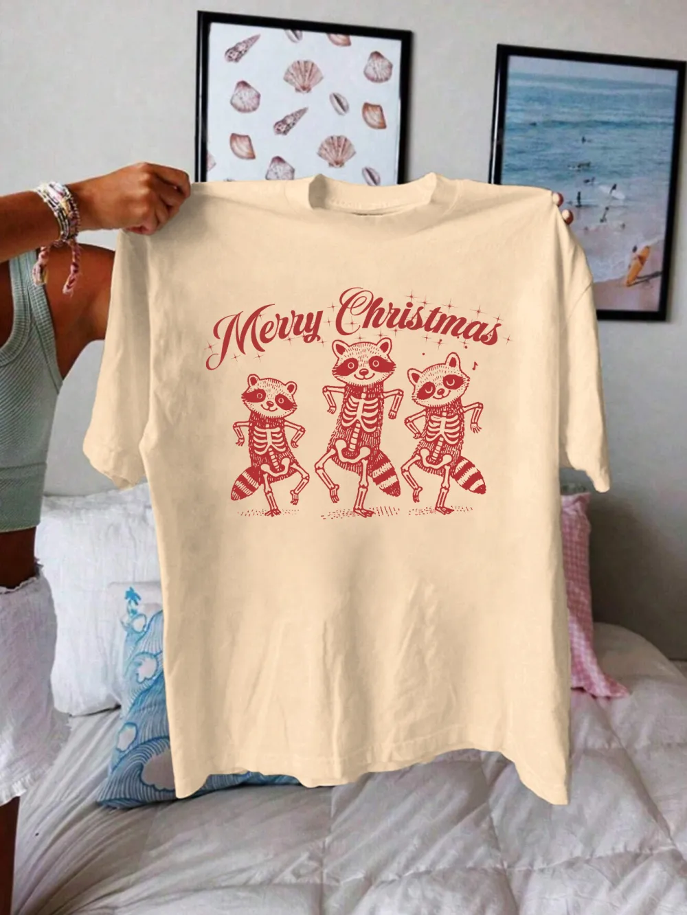 Christmas raccoon Lady T-shirt