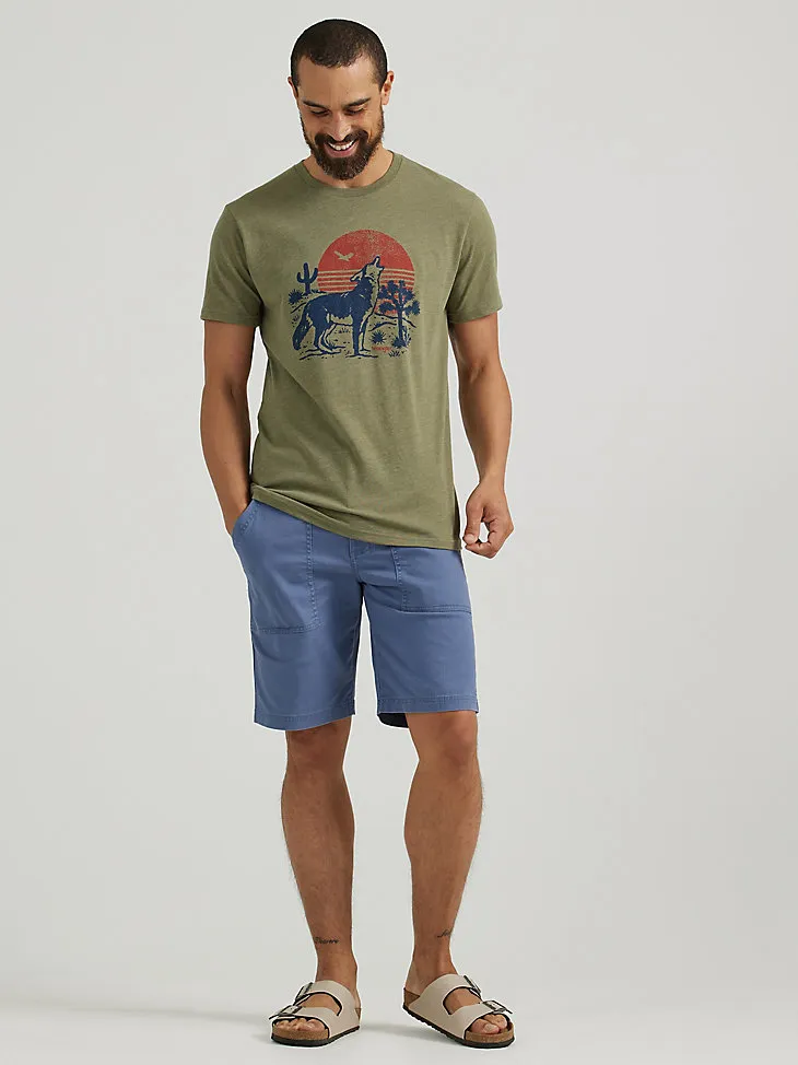 MEN'S WOLF AND MOON GRAPHIC T-SHIRT IN DEEP LINCHEN GREEN