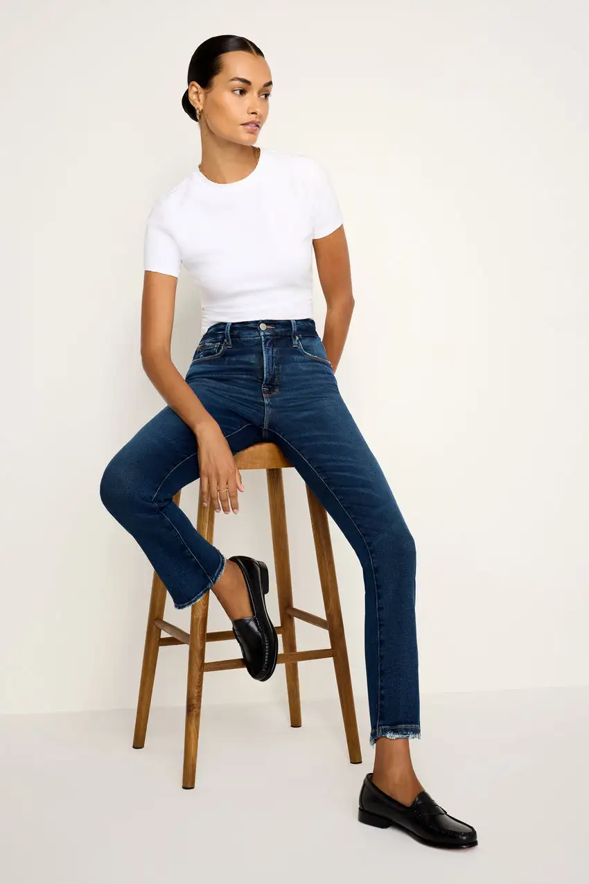 SOFT-TECH GOOD LEGS STRAIGHT JEANS