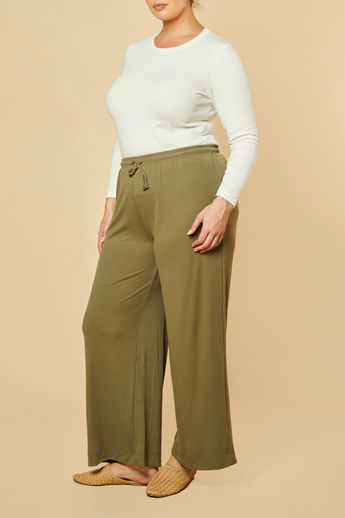 Wide Leg Stretch Pants in Khaki