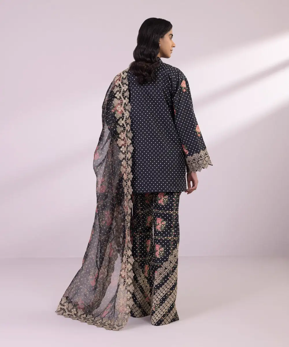 3 Piece - Embroidered Lawn Suit