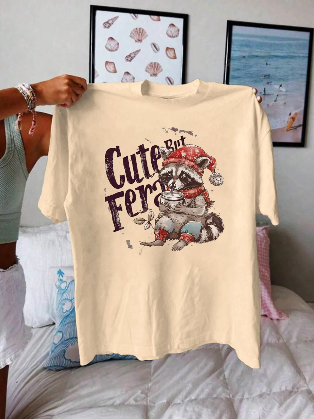 Christmas raccoon Lady T-shirt