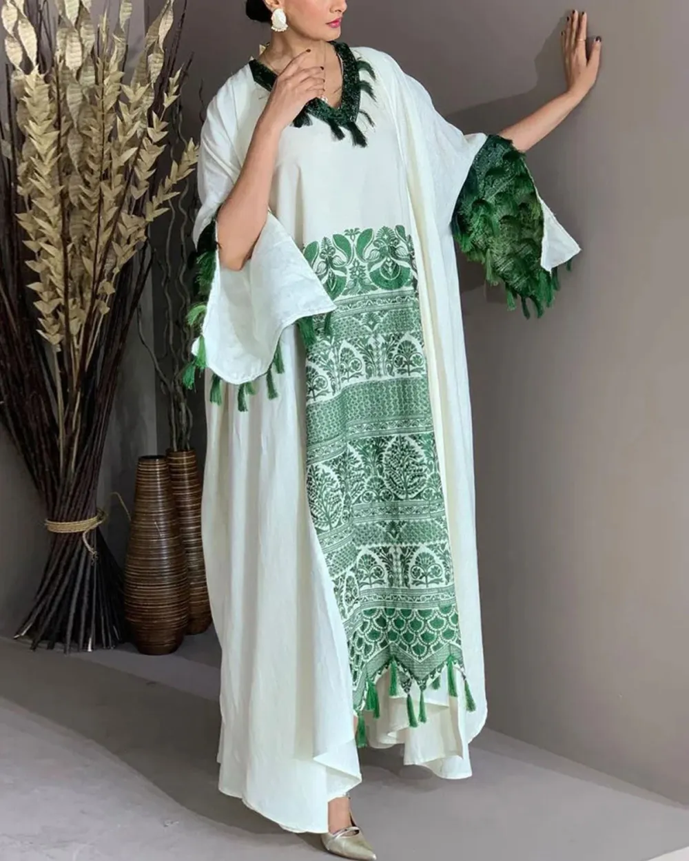 Ethnic Embroidery with Tassels Round Neck Long Sleeve Kaftan