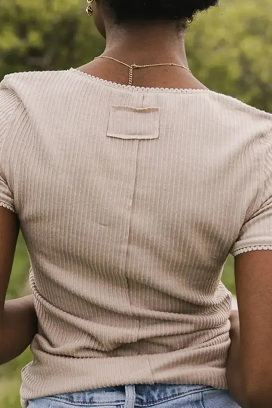 AYBREE RIBBED TEE IN TAUPE