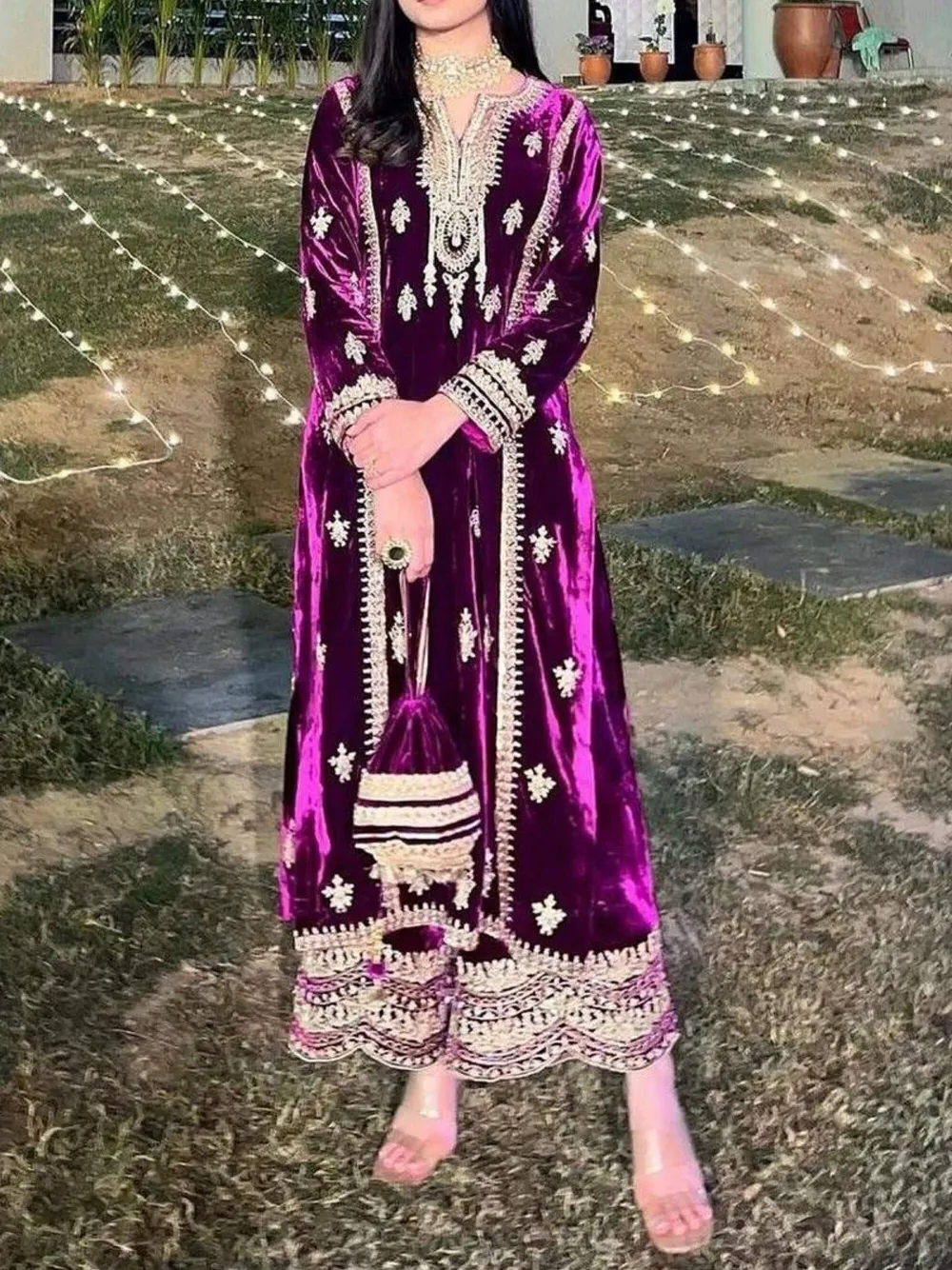 Long-sleeved solid embroidered velvet suit