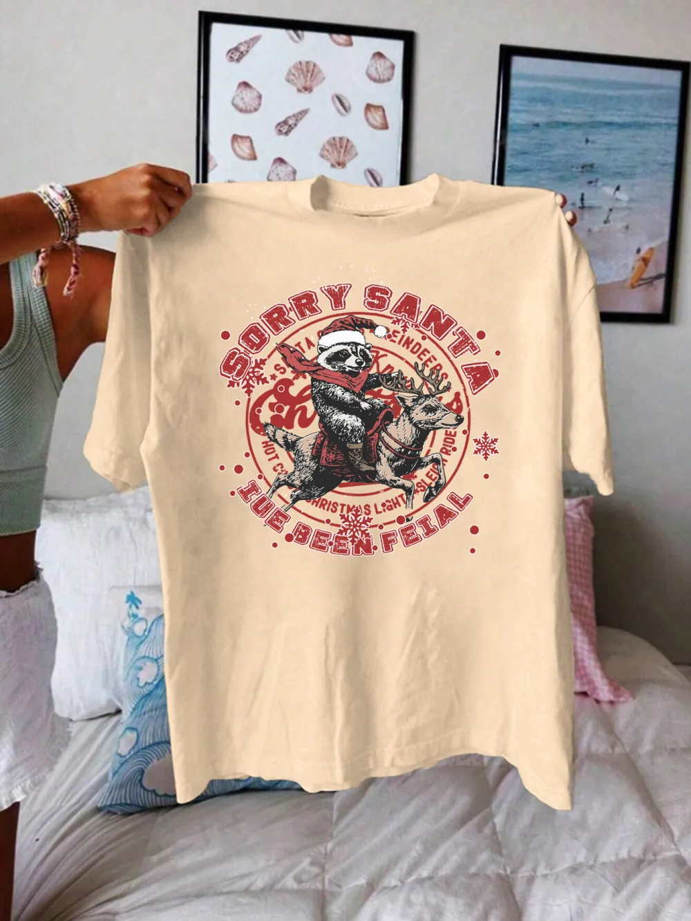 Christmas raccoon Lady T-shirt