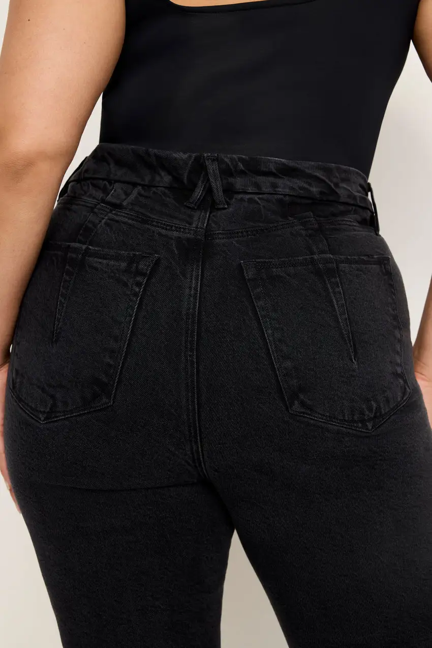 SOFT-TECH GOOD LEGS STRAIGHT JEANS