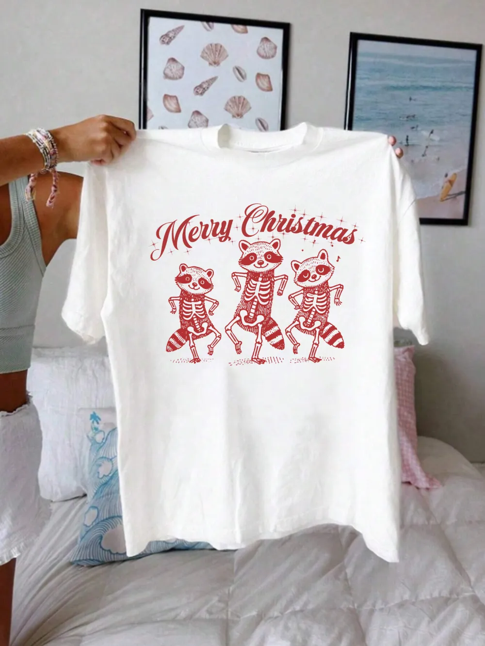 Christmas raccoon Lady T-shirt